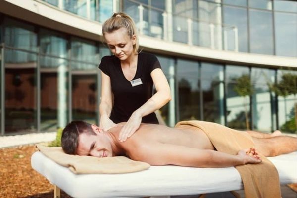 Prezenty ślubne dla rodziców - masaż relaksacyjny