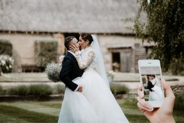 wedding content creator na ślubie